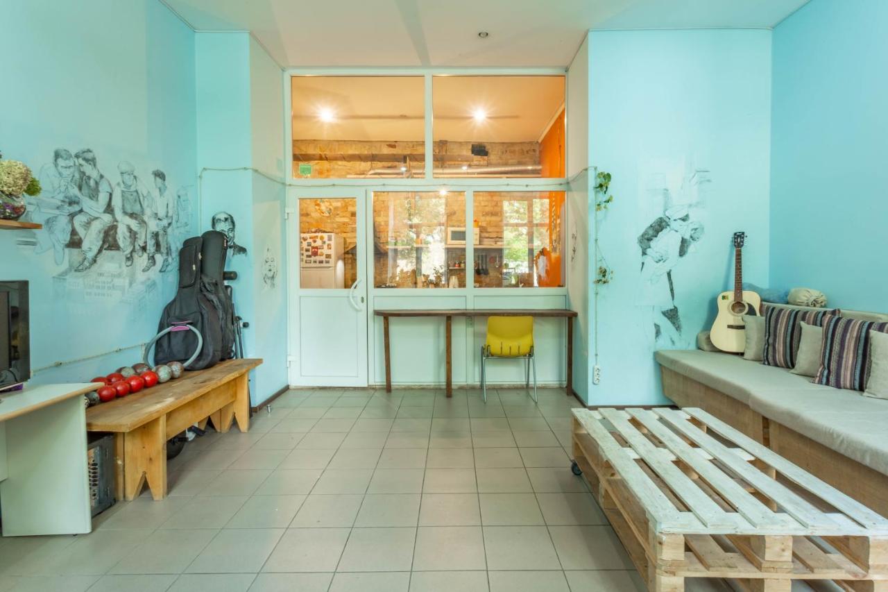 Garis Factory Hostel Kiev Luaran gambar