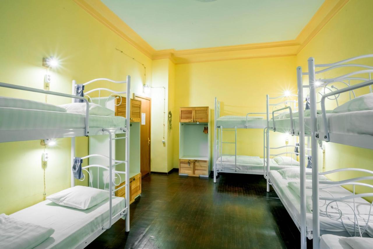 Garis Factory Hostel Kiev Luaran gambar