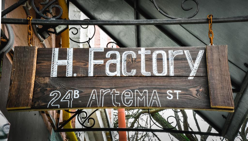 Garis Factory Hostel Kiev Luaran gambar